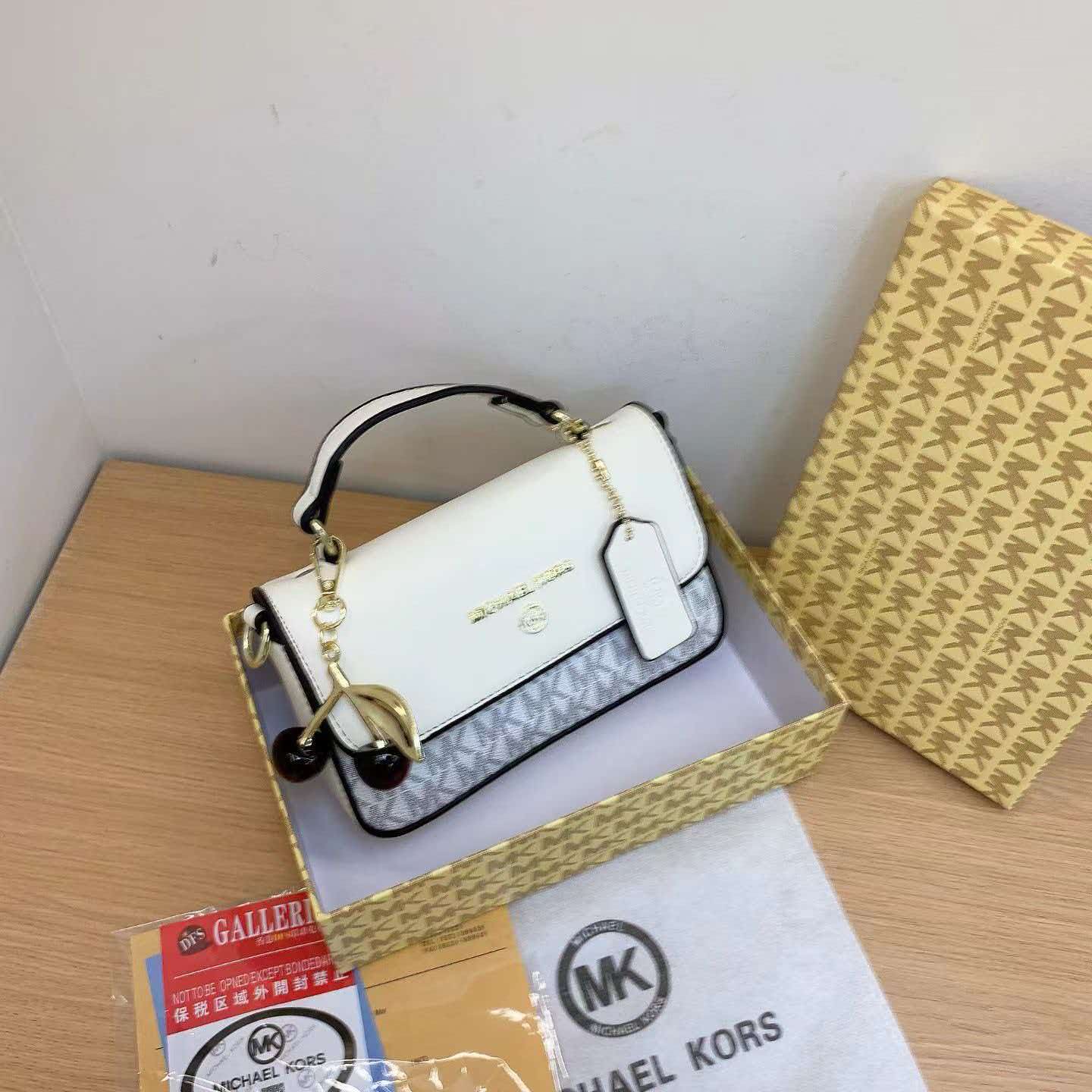 حقيبة كتف فاخرة جديدة من مايكل - مراجعة Travel Accessories Luxury Brands وسعره