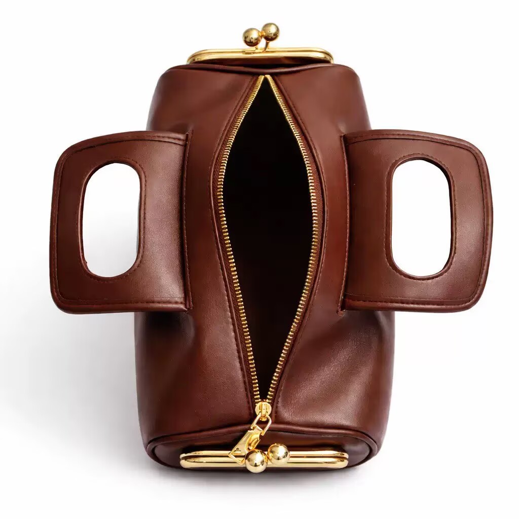 حقيبة تحت الإبط فرنسية الطراز  - مراجعة Travel Accessories Luxury Brands وسعره